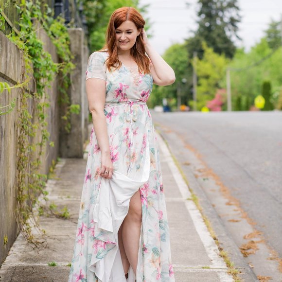 ⬇️ Yumi Kim Calypso White Floral Maxi Dress Size Medium - Picture 10 of 17